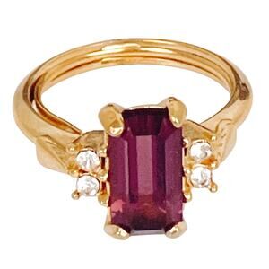 Vintage Purple Glass Cocktail Ring Emerald Cut Unsigned Avon Size 6.5 to 6.75